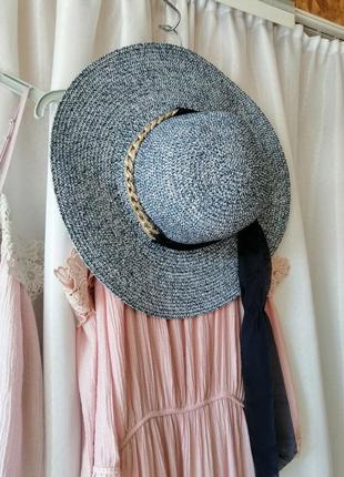 Пляжний плетений капелюх з прикрасою4 фото
