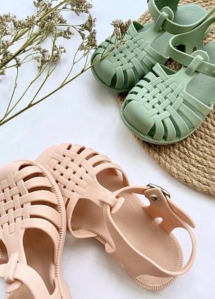 Босоножки для девочки