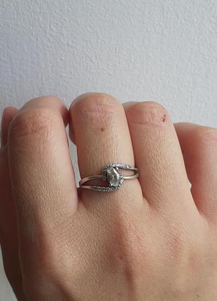 Нежное серебряное кольцо
