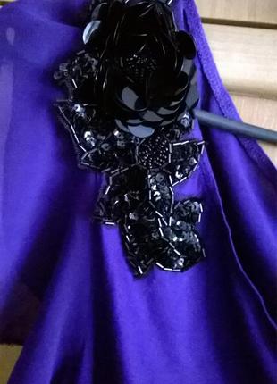 Нарядная блузка с декоративным цветком на плече3 фото