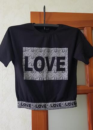 Футболка черного цвета love на резинке