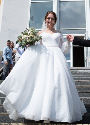 Продажа изысканного свадебного платья5 фото