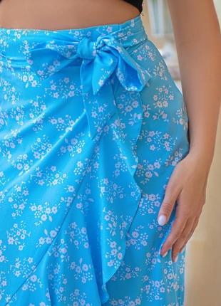 Юбка макси с цветочным принтом на запах качественная базовая белая голубая синяя трендовая стильная длинная юбка8 фото
