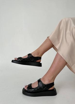 Натуральные кожаные черные стеганые босоножки на липучках на квадратной подошве 39р.2 фото