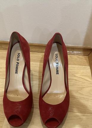 Продам жіночі шкіряні босоніжки solo femme.
