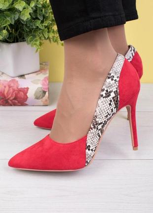 Женские красные туфли на каблуке4 фото