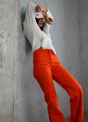 Джинсы качественные базовые зеленые оранжевый фиолетовый салатовые трендовые брюки стильные джинсовые брюки яркие9 фото