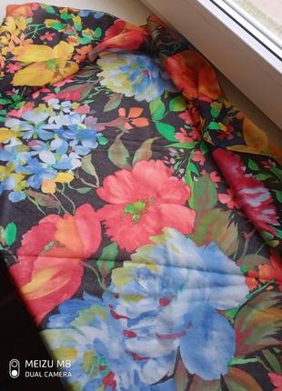 Чудесный цветочный платок/много платков на странице