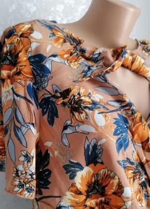 Гарна квіткова блуза віскоза з вирізом2 фото