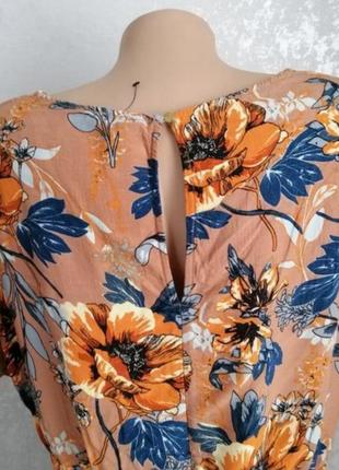 Гарна квіткова блуза віскоза з вирізом3 фото
