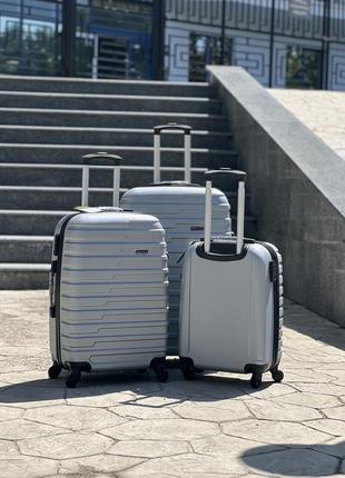 Середня валіза ,на 70 л  ,якісна валіза по низькій ціні ,пластик ,4 колеса ,дорожня сумка ,чемодан ,ручна поклажа ,великий3 фото