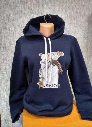 Теплая толстовка, свитшот с капюшоном принт мом, темно-синяя
