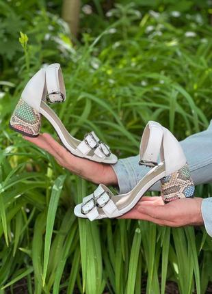 Эксклюзивные босоножки женские натуральная итальянская кожа и замша люкс на каблуке с ремешками пряжками4 фото