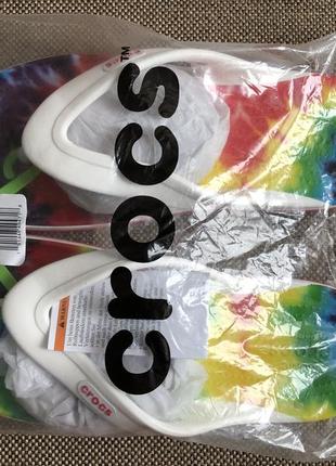 Вьетнамки crocs bayaband tie-dye mania flip8 фото