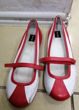 Туфлі, босоніжки bertie балетки сандалі 36р