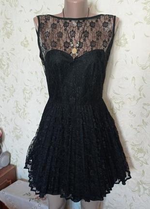 Нарядное платье с открытой спиной