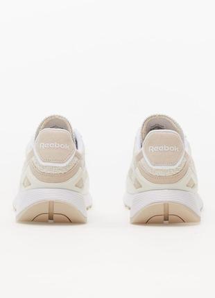 Бежевые оригинальные кроссовки reebok classic cl legacy az бежеві оригінальні кросівки reebok classic3 фото