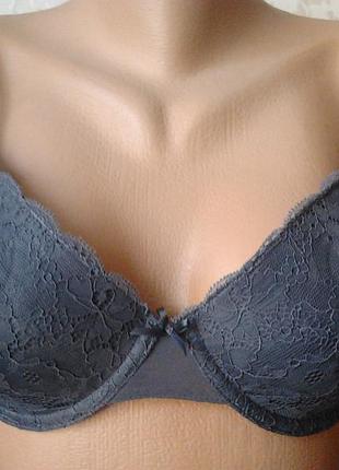 Красивый кружевной бюст 75 д