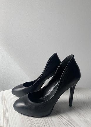 Классические туфли bcbgmaxazria