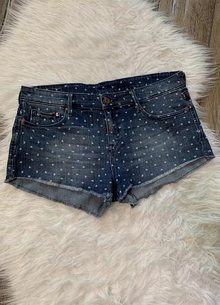 Джинсовые шортики в сердечки