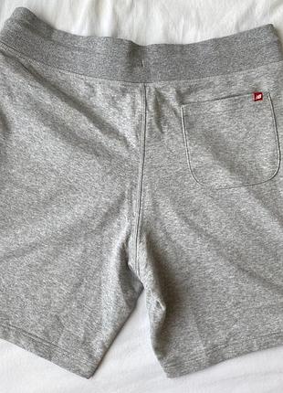 Шорты new balance essentials stacked logo размер xl серые мужские оригинал