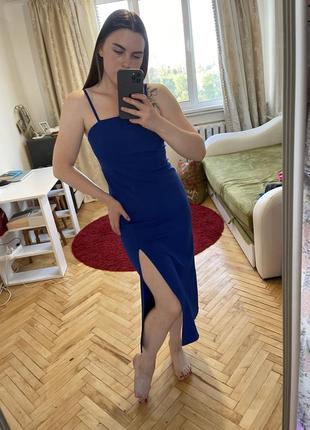Платье синего цвета новенькое, размер l