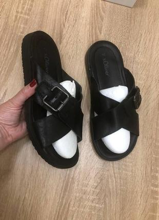 S oliver 42р. кожаные  шлепанцы шлепки сандалии босоножки.