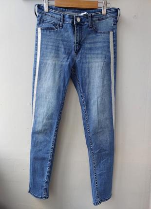 Джинси скінні