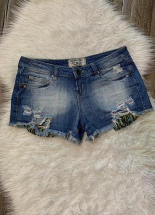Стильные шорты bershka