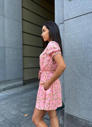 Платье женское короткое мини легкое летнее на лето цветочное повседневное повседневное розовое голубое черное4 фото