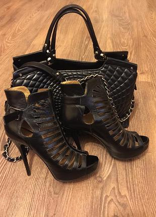 Открытые ботинки туфли босоножки  flyness