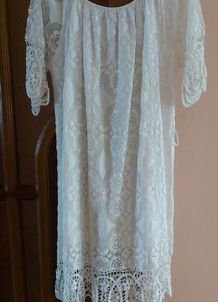 Сукня з кружевом, можна носити з відкритими плечима