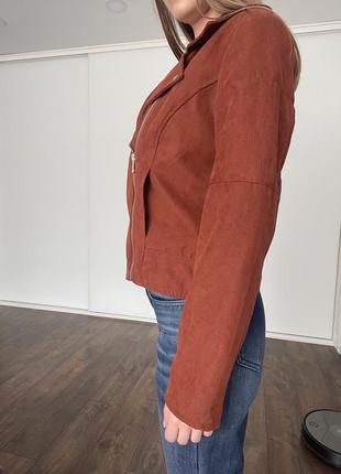Женская курточка косуха из искусственной замши4 фото