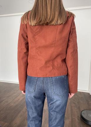 Женская курточка косуха из искусственной замши5 фото