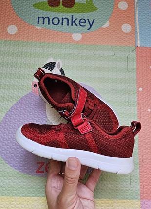 Кроссовки clarks