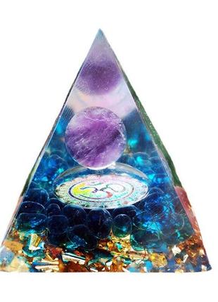 Пирамида с аметистом