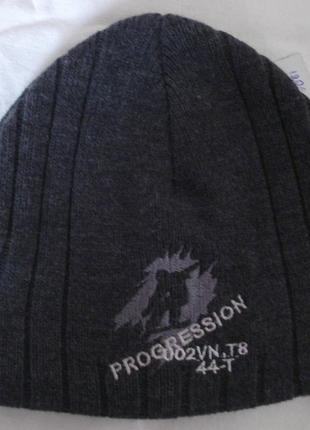 Теплая серая шапка для мальчика