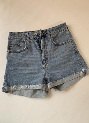 Шорти від him