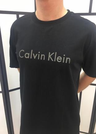 Футболка чоловіча calvin klein однотонна