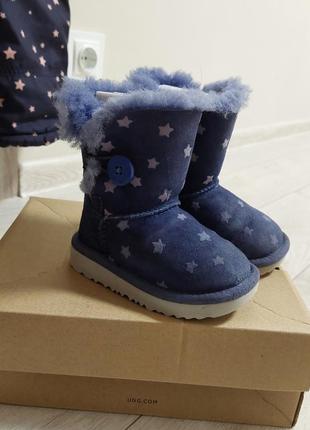 Набор зимней одежды на девочку 18-24 мес. пуховик gap 2t. зимние сапожки ugg eur 22,5. шапка ручной работы. шапка с натуральным помпоном. угги.