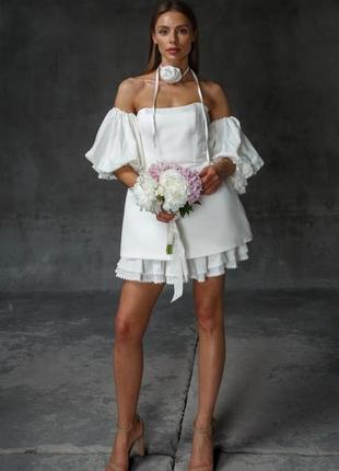 Платье - мини женское короткое нарядное атласное с кружевом, белое, дизайнерское бренд4 фото