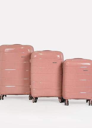Комплект пластиковых чемоданов 4-х колесных three birds 2021-10-8 розовый