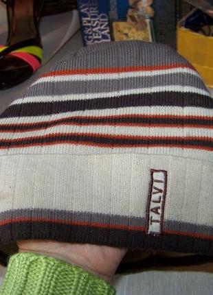 Тонкая полосатая шапка в бежево-коричневых тонах на 6-8 лет talvi2 фото