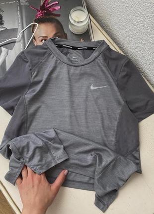 😍класна сіра футболка nike , оригінал !  дуже якісна4 фото