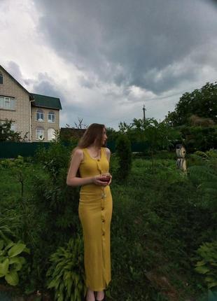 Платье prettylittlething