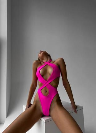 Стильный геометрический купальник в неоновом цвете. тренд 2023 ярко розовый цвет. качественный пошив, собственное производство3 фото