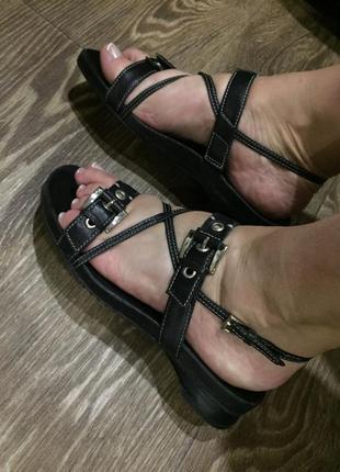 Кожаные натуральные брендовые босоножки сандали гладиаторы брендовые