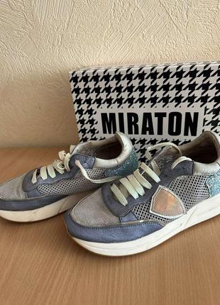 Продам женские кроссовки "miraton"