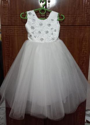 Нарядное детское платье белое "подснежник"