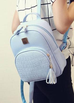 Женский городской рюкзак в стиле рептилии с веночком голубой3 фото